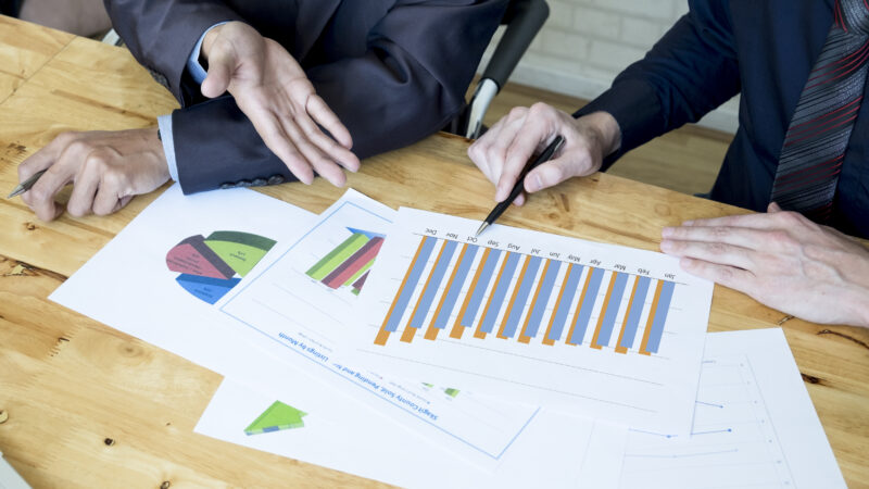 Tactical vs Strategic Asset Allocation: Understanding the Two Approaches 